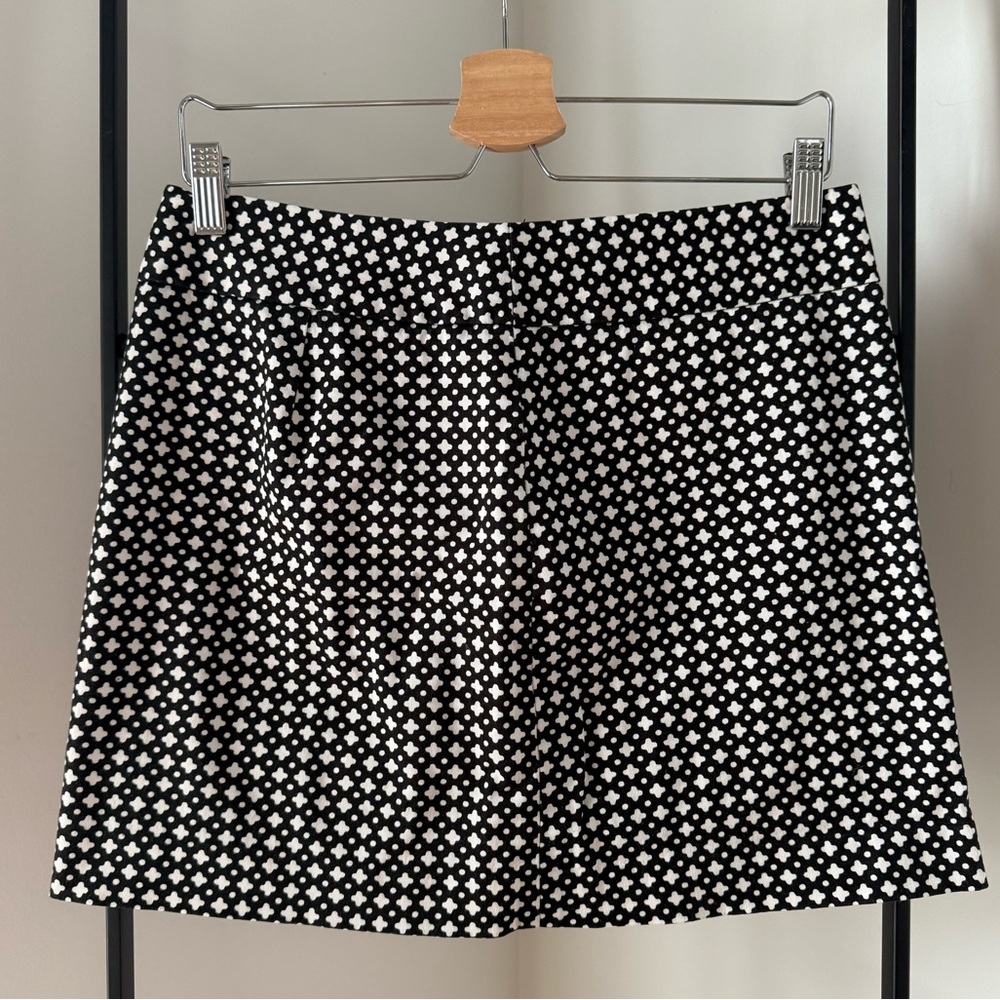 EUC J Crew Black and White Stretch Geometric Mini Skirt, size 4